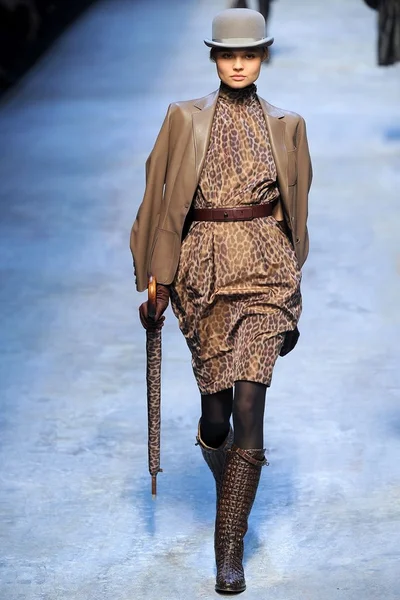 Look 28
